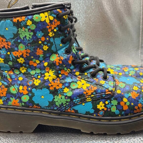 Size 4 - Dr. Martens Delaney Black Kids Side Zip Floral Combat Boots SK04Q - Picture 3 of 9